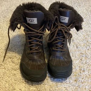 Womens UGG Adirondack Chocolate Color Winter Boots Size 7
